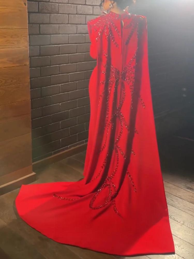 Women Formal Wear For Party - カスタマイズされたサウジアラビアのイスラム教徒の赤い長袖イブニングドレスハイネックビーズ女性特別な日のパーティードレスページェントウェア